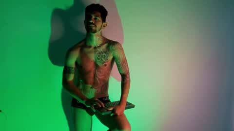 Alejo  online show from 14, 2, 2025