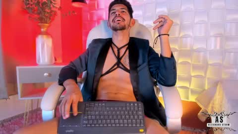 Alejo  online show from 14, 2, 2025