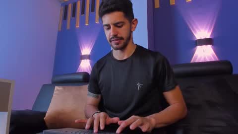 Alejo  online show from 14, 10, 2025