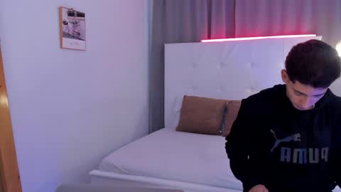 Snapshot of alejo_exotic chatting on 22, 5, 2026 alejo_exotic online show from 22, 5, 2026