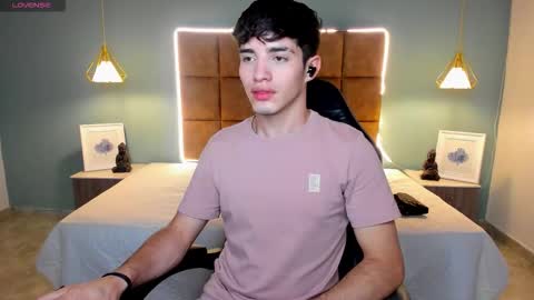 ALejoo Saenz online show from 3, 3, 2026