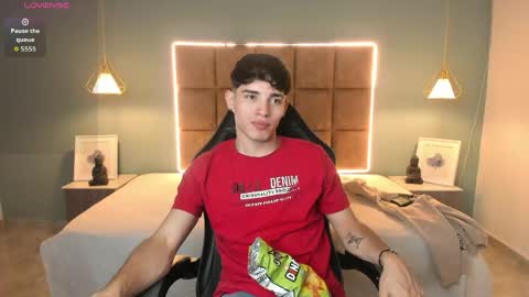 ALejoo Saenz online show from 16, 4, 2026