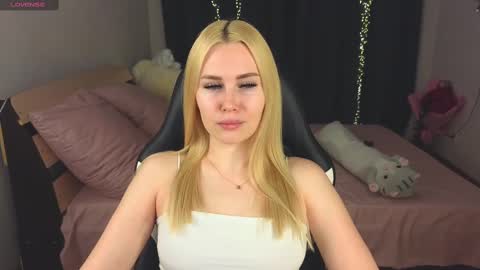 Alena online show from 26, 2, 2025