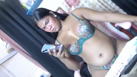 Snapshot of alena_sanggre69 chatting on 30, 4, 2026 Kimmygirl online show from 30, 4, 2026
