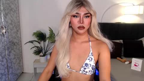 Snapshot of alenajones chatting on 16, 1, 2025 alenajones online show from 16, 1, 2025