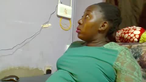 Snapshot of alesha_ chatting on 15, 4, 2026 Noreen Kennth and Emilly online show from 15, 4, 2026