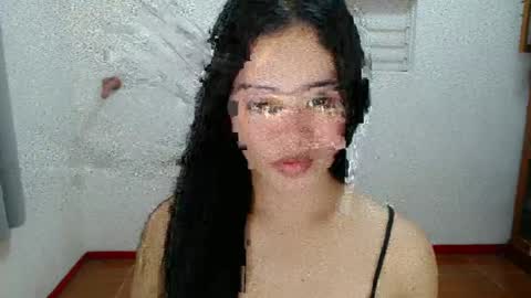 Snapshot of alesha_vibe_me chatting on 4, 1, 2025 alesha_vibe_me online show from 4, 1, 2025