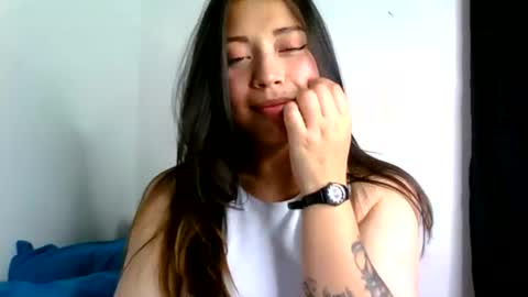 Snapshot of aleska_dollx chatting on 14, 6, 2026 QUEEN OFF MILk IM BACK 15 NOV online show from 14, 6, 2026