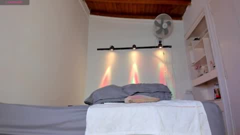 Snapshot of alessa_wells28 chatting on 16, 12, 2025 Alessa online show from 16, 12, 2025