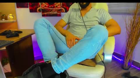 Snapshot of alessandro__wye chatting on 12, 1, 2025 ALESSANDRO WYE online show from 12, 1, 2025