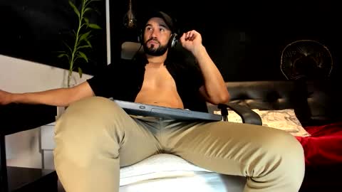 Snapshot of alessandro__wye chatting on 20, 11, 2025 ALESSANDRO WYE online show from 20, 11, 2025