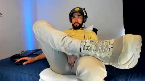 Snapshot of alessandro__wye chatting on 16, 12, 2025 ALESSANDRO WYE online show from 16, 12, 2025