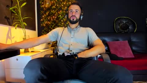 Snapshot of alessandro__wye chatting on 1, 2, 2026 ALESSANDRO WYE online show from 1, 2, 2026