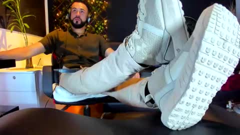 Snapshot of alessandro__wye chatting on 3, 2, 2026 ALESSANDRO WYE online show from 3, 2, 2026