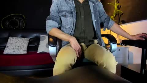 Snapshot of alessandro__wye chatting on 13, 2, 2026 ALESSANDRO WYE online show from 13, 2, 2026