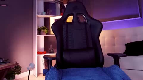 Alessandro INDEPENDENT MODEL online show from 25, 10, 2025