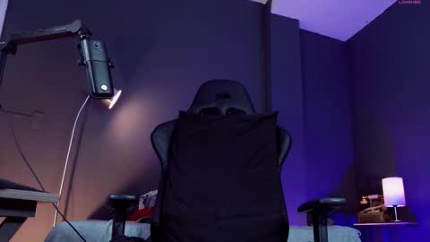 Alessandro INDEPENDENT MODEL online show from 30, 10, 2025