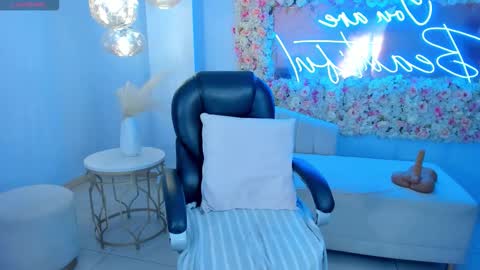 ALESSA ROMERO  online show from 7, 1, 2026