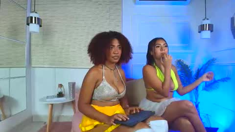 Snapshot of alessia_moon1 chatting on 21, 10, 2025 Alejandra online show from 21, 10, 2025