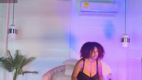 Snapshot of alessia_moon1 chatting on 21, 11, 2025 Alejandra online show from 21, 11, 2025