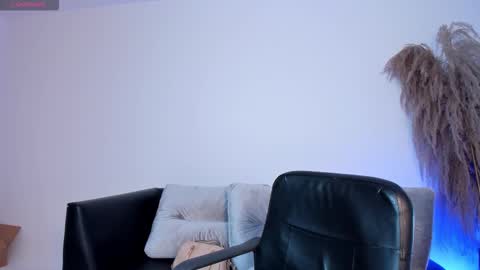 Alessia  Everyday From 0530 to 1430 Col Time online show from 2, 12, 2025