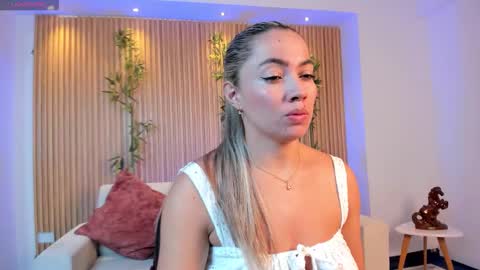 Alessia  Everyday From 0530 to 1430 Col Time online show from 15, 12, 2025