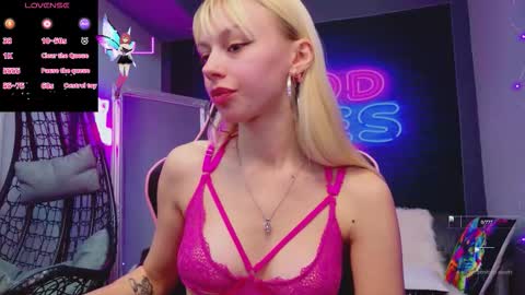 Snapshot of alessiacroft chatting on 1, 10, 2025 alessiacroft online show from 1, 10, 2025