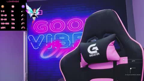 Snapshot of alessiacroft chatting on 6, 10, 2025 alessiacroft online show from 6, 10, 2025