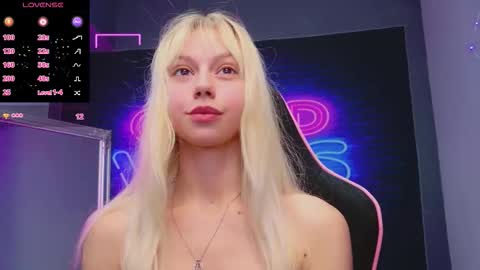 Snapshot of alessiacroft chatting on 10, 10, 2025 alessiacroft online show from 10, 10, 2025