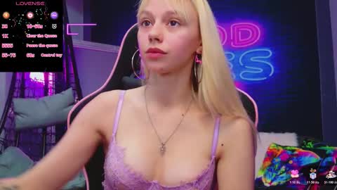 Snapshot of alessiacroft chatting on 15, 11, 2025 alessiacroft online show from 15, 11, 2025