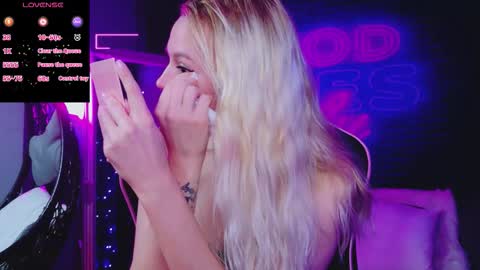 Snapshot of alessiacroft chatting on 16, 12, 2025 alessiacroft online show from 16, 12, 2025