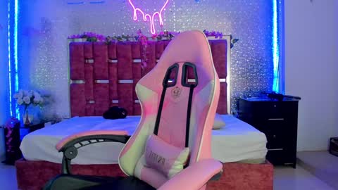 Snapshot of alessiadouce chatting on 5, 2, 2025 Alessia online show from 5, 2, 2025