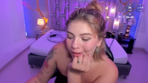 Snapshot of alessiadouce chatting on 9, 11, 2025 Alessia online show from 9, 11, 2025