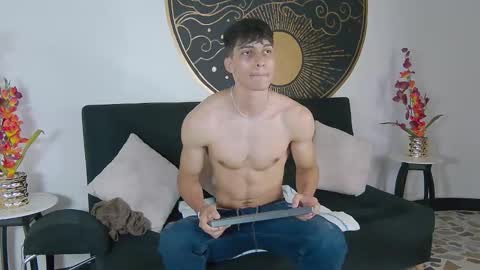 Snapshot of alessiovitale chatting on 11, 11, 2025 Alessio online show from 11, 11, 2025