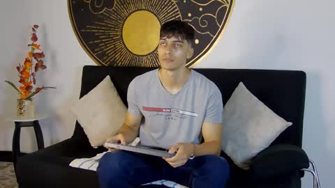 Snapshot of alessiovitale chatting on 14, 11, 2025 Alessio online show from 14, 11, 2025