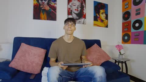 Snapshot of alessiovitale chatting on 19, 11, 2025 Alessio online show from 19, 11, 2025