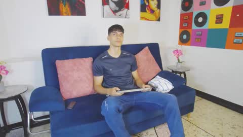 Snapshot of alessiovitale chatting on 22, 11, 2025 Alessio online show from 22, 11, 2025