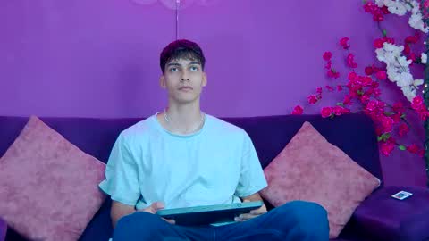 Snapshot of alessiovitale chatting on 29, 11, 2025 Alessio online show from 29, 11, 2025