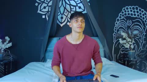 Snapshot of alessiovitale chatting on 5, 12, 2025 Alessio online show from 5, 12, 2025