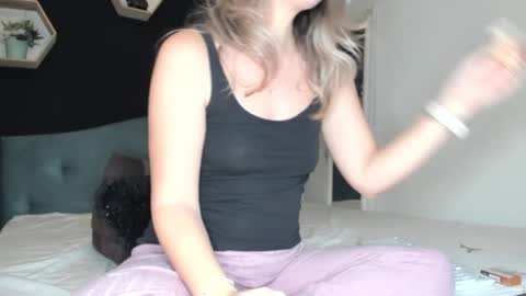 Snapshot of alesys69 chatting on 4, 1, 2025 alesys69 online show from 4, 1, 2025