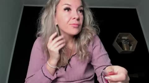 Snapshot of alesys69 chatting on 8, 11, 2025 alesys69 online show from 8, 11, 2025