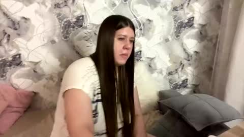 Snapshot of aletta_oushen chatting on 3, 2, 2025 Aletta Oushen online show from 3, 2, 2025