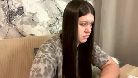 Snapshot of aletta_oushen chatting on 4, 2, 2025 Aletta Oushen online show from 4, 2, 2025