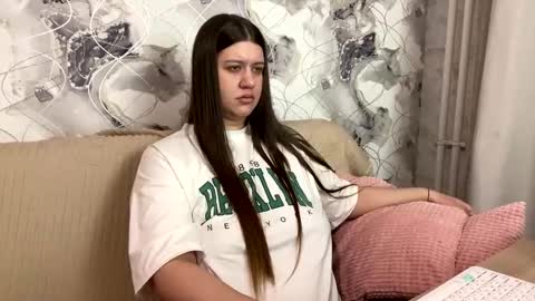 Snapshot of aletta_oushen chatting on 4, 3, 2025 Aletta Oushen online show from 4, 3, 2025