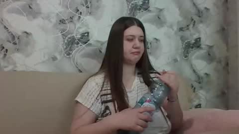 Snapshot of aletta_oushen chatting on 6, 3, 2025 Aletta Oushen online show from 6, 3, 2025