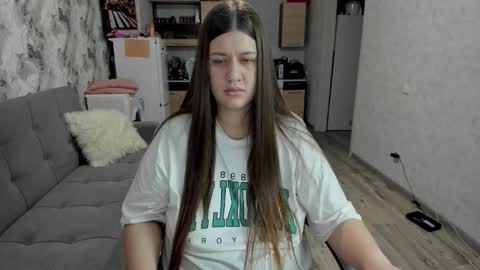 Snapshot of aletta_oushen chatting on 2, 12, 2025 Aletta Oushen online show from 2, 12, 2025