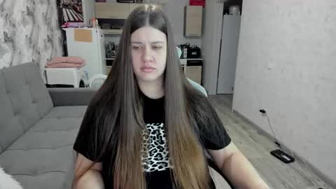 Snapshot of aletta_oushen chatting on 4, 12, 2025 Aletta Oushen online show from 4, 12, 2025