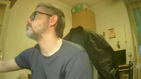 Snapshot of alex81pv1981 chatting on 2, 1, 2025 alex81pv1981 online show from 2, 1, 2025