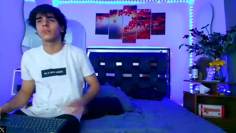 Snapshot of alex_and_fabian chatting on 20, 12, 2024 sneider online show from 20, 12, 2024