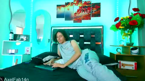 Snapshot of alex_and_fabian chatting on 8, 2, 2025 sneider online show from 8, 2, 2025